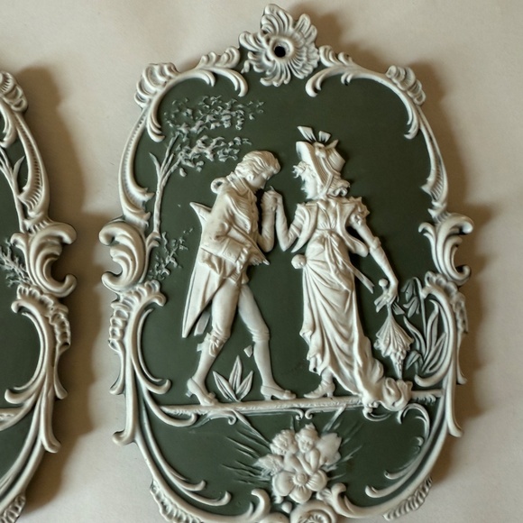 Vintage Arnart Japan Plaques Jasperware Design-Set of two - Picture 2 of 7